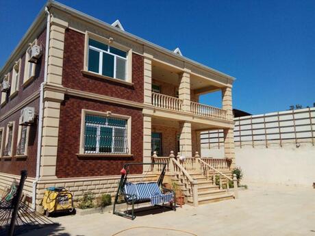 8 otaqlı həyət evi/bağ evi - Pirşağı q. - 180 m²