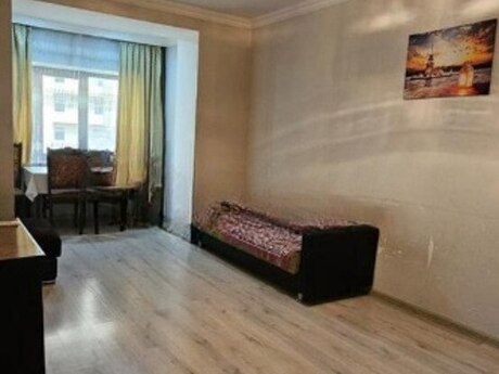 2 otaqlı köhnə tikili - İnşaatçılar m. - 50 m²