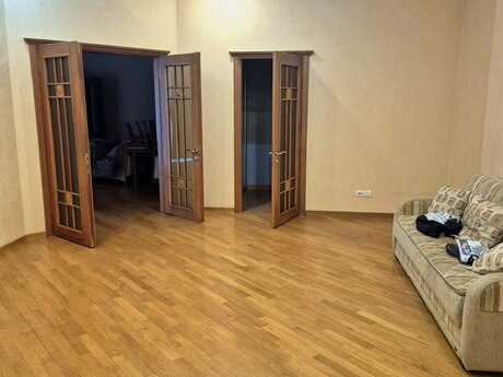 Elan №6095944 - Bakı, 28 May m., 3 otaqlı, 170 m², 12/22 mərtəbə