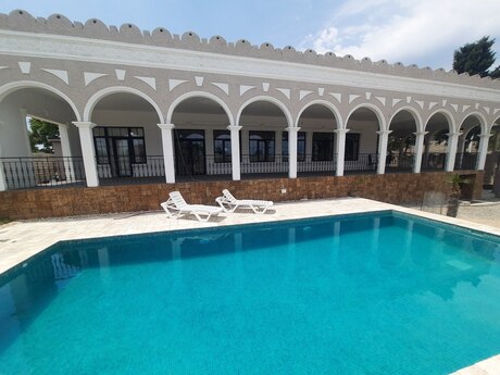 4 otaqlı həyət evi/bağ evi - Mərdəkan q. - 250 m²