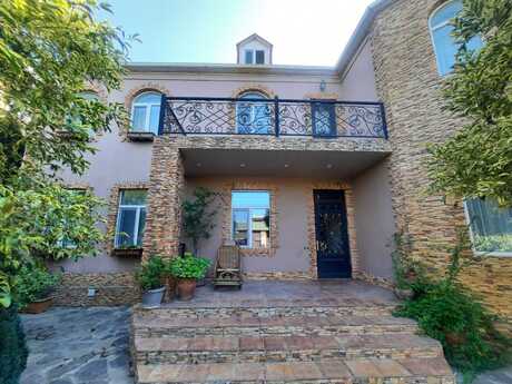 4 otaqlı həyət evi/bağ evi - Mərdəkan q. - 250 m²