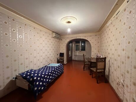 2 otaqlı köhnə tikili - Xalqlar Dostluğu m. - 30 m²