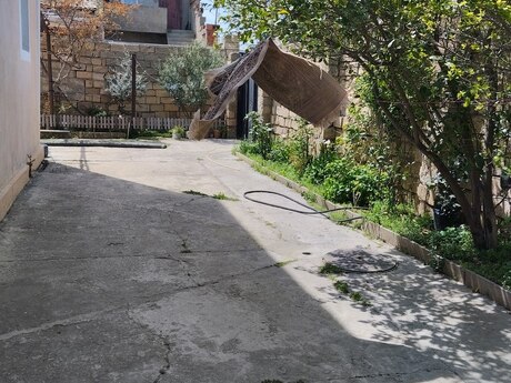 6 otaqlı həyət evi/bağ evi - Sumqayıt - 160 m²
