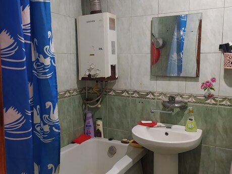 2 otaqlı köhnə tikili - Lökbatan q. - 42 m²
