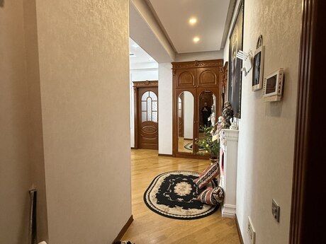 4 otaqlı yeni tikili - Xalqlar Dostluğu m. - 140 m²