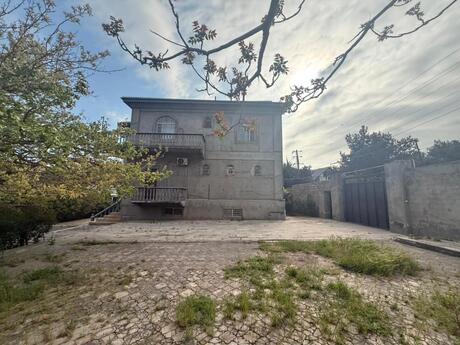 7 otaqlı həyət evi/bağ evi - Bakıxanov q. - 470 m²