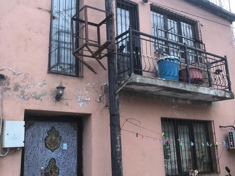 5 otaqlı həyət evi/bağ evi - Keşlə q. - 200 m²