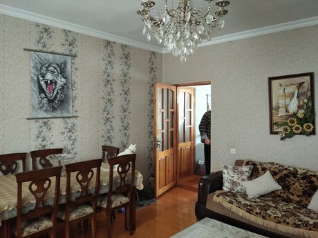 6 otaqlı həyət evi/bağ evi - Saray q. - 180 m²