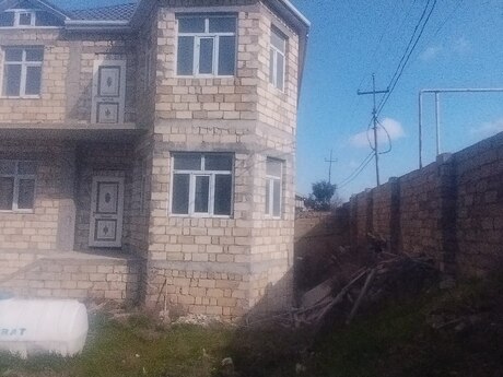 4 otaqlı həyət evi/bağ evi - Sulutəpə q. - 200 m²