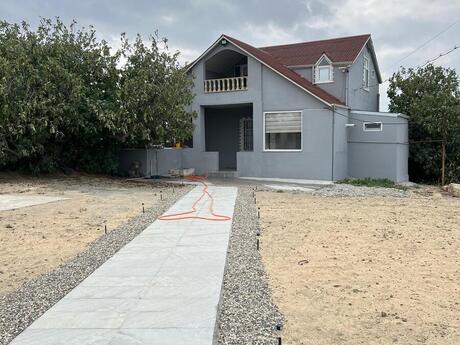 5 otaqlı həyət evi/bağ evi - Bakıxanov q. - 150 m²