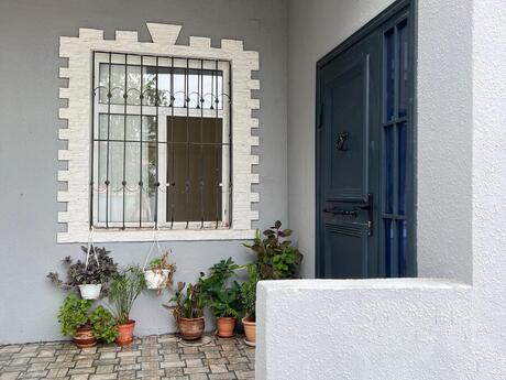 5 otaqlı həyət evi/bağ evi - Bakıxanov q. - 150 m²