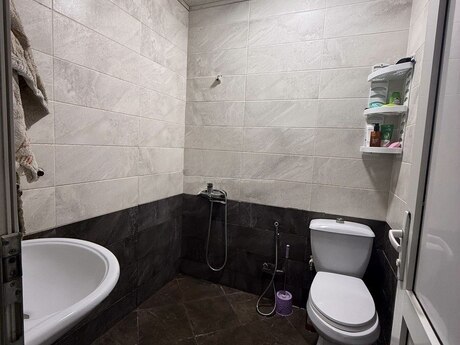 1 otaqlı köhnə tikili - Neftçilər m. - 35 m²