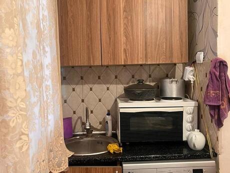 1 otaqlı köhnə tikili - Neftçilər m. - 27 m²