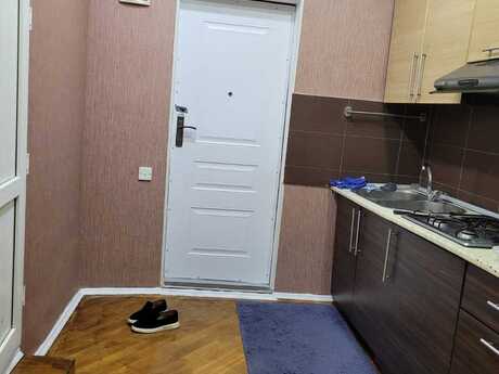 2 otaqlı köhnə tikili - 28 May m. - 42 m²