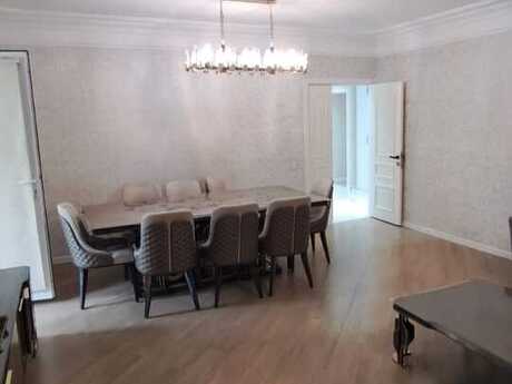 4 otaqlı köhnə tikili - İnşaatçılar m. - 130 m²