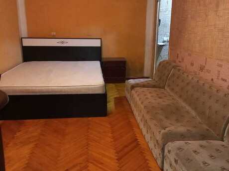 1 otaqlı köhnə tikili - İnşaatçılar m. - 45 m²