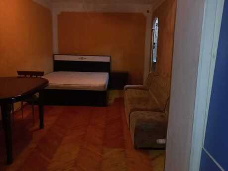 1 otaqlı köhnə tikili - İnşaatçılar m. - 45 m²