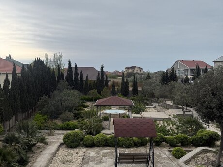 4 otaqlı həyət evi/bağ evi - Pirşağı q. - 300 m²