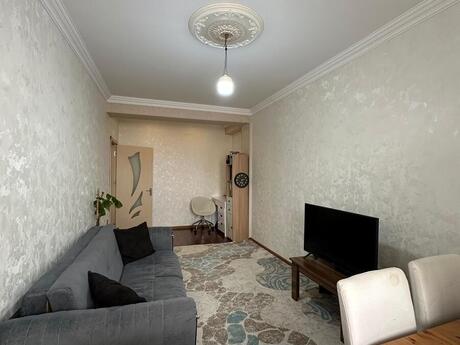 2 otaqlı yeni tikili - İnşaatçılar m. - 77 m²