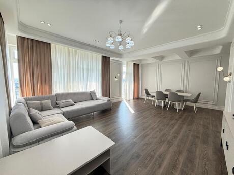 4 otaqlı yeni tikili - Ağ şəhər q. - 210 m²