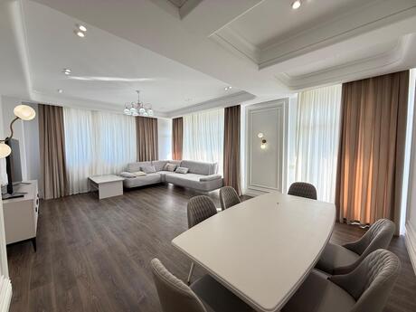 4 otaqlı yeni tikili - Ağ şəhər q. - 210 m²