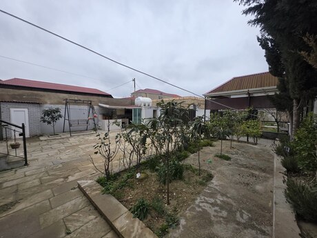4 otaqlı həyət evi/bağ evi - Binə q. - 100 m²