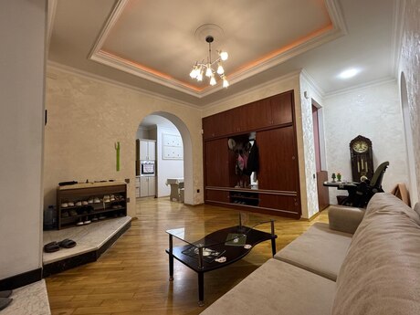 4 otaqlı köhnə tikili - Badamdar q. - 127.7 m²