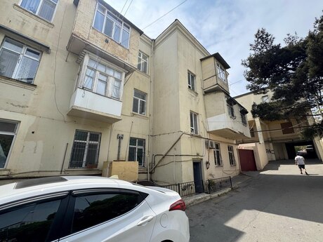 4 otaqlı köhnə tikili - Badamdar q. - 127.7 m²