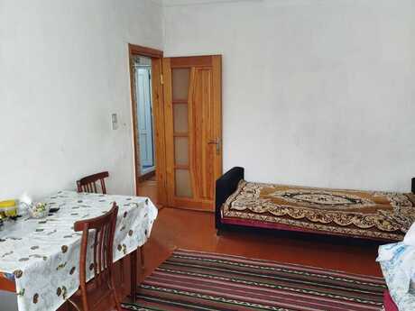 5 otaqlı köhnə tikili - Yeni Günəşli q. - 110 m²