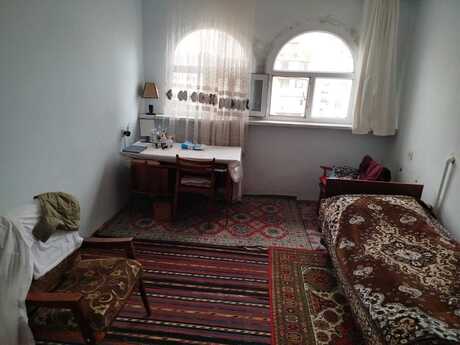 5 otaqlı köhnə tikili - Yeni Günəşli q. - 110 m²