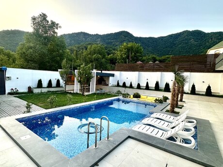 4 otaqlı həyət evi/bağ evi - Qəbələ - 125 m²