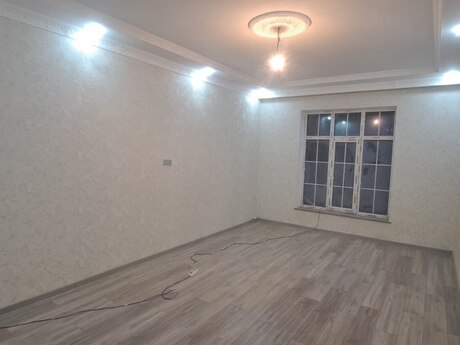 4 otaqlı həyət evi/bağ evi - Saray q. - 130 m²