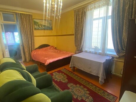 2 otaqlı köhnə tikili - Qara Qarayev m. - 35 m²