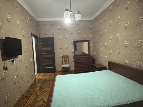 3 otaqlı köhnə tikili - Nəsimi r. - 70 m²