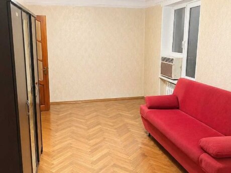 1-комн. вторичка - м. Элмляр Академиясы - 40 м²