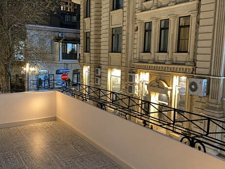 3 otaqlı köhnə tikili - Nizami m. - 100 m²
