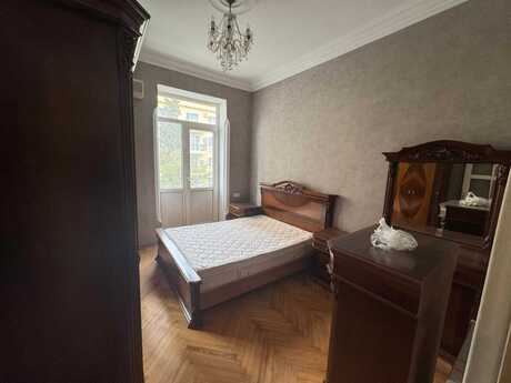 3 otaqlı köhnə tikili - 28 May m. - 75 m²