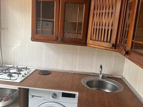 1 otaqlı köhnə tikili - Elmlər Akademiyası m. - 35 m²