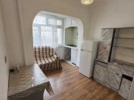 1 otaqlı köhnə tikili - Əhmədli m. - 45 m²
