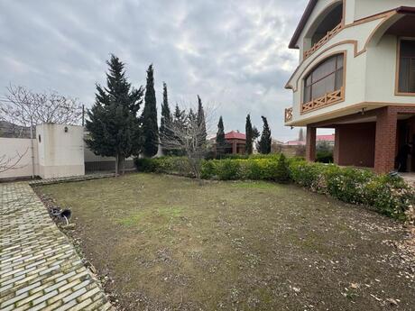 7 otaqlı həyət evi/bağ evi - Novxanı q. - 320 m²