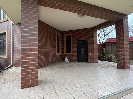 7 otaqlı həyət evi/bağ evi - Novxanı q. - 320 m²