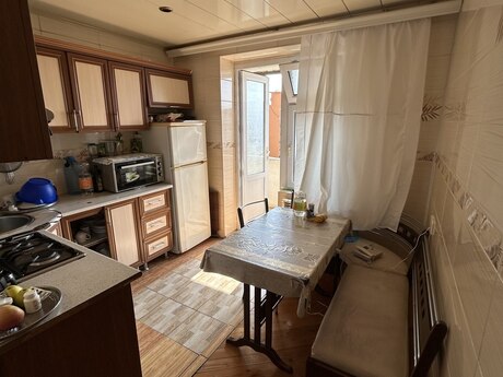 3 otaqlı köhnə tikili - Xətai r. - 80 m²
