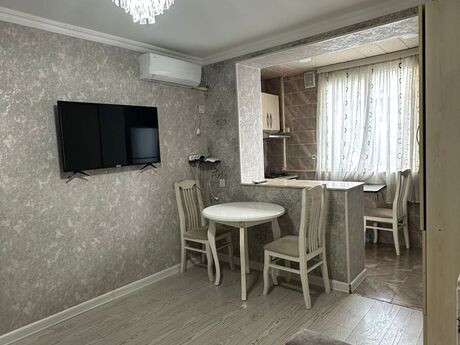3 otaqlı köhnə tikili - İnşaatçılar m. - 50 m²