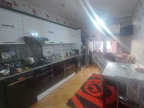 3 otaqlı mənzil, 106 m², 8-ci mikrorayon: 300 000 ₼ 5
