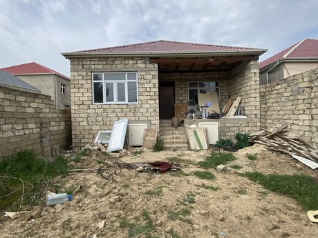 3 otaqlı həyət evi/bağ evi - Yeni Ramana q. - 125 m²