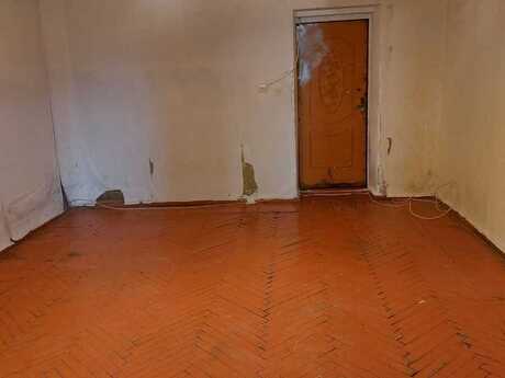 1 otaqlı köhnə tikili - Neftçilər m. - 50 m²