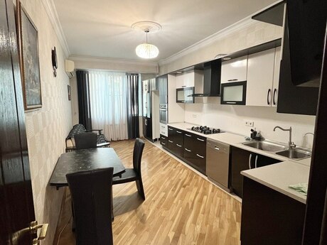 Elan №6096861 - Bakı, Qara Qarayev m., 3 otaqlı, 135 m², 3/17 mərtəbə