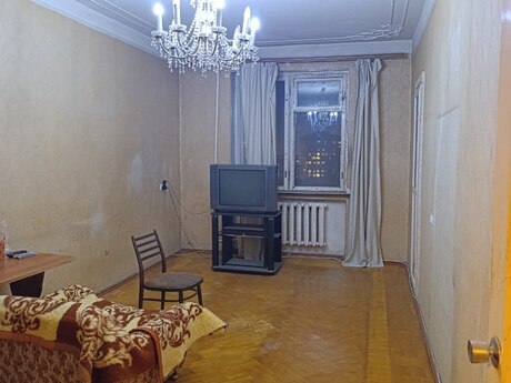 5 otaqlı köhnə tikili - Memar Əcəmi m. - 120 m²