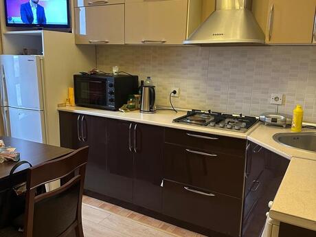 1 otaqlı yeni tikili - Elmlər Akademiyası m. - 65 m²