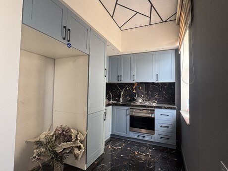 3 otaqlı köhnə tikili - Nizami m. - 100 m²